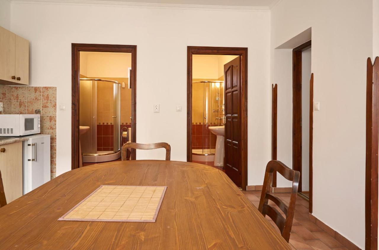 Bed and Breakfast Preselo Pinceszet Es Vendeghaz Ердобеньє Екстер'єр фото